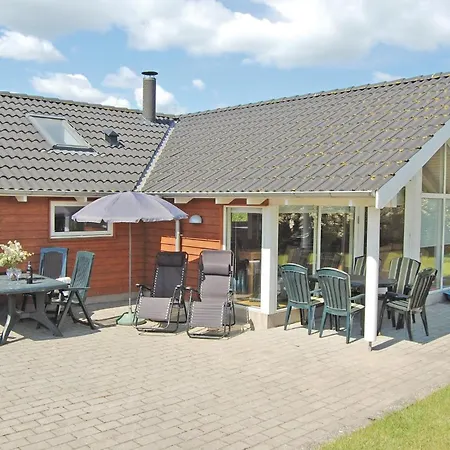 Tatil Evi 34 With Hot Tub Bogø By